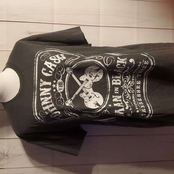Johnny Cash "The Man in Black" T-shirt with Guitar Design - Picture 3 of 6
